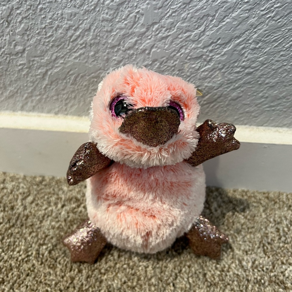 TY Wilma the pink platypus with glittery feet and sparkly eyes (with tags)